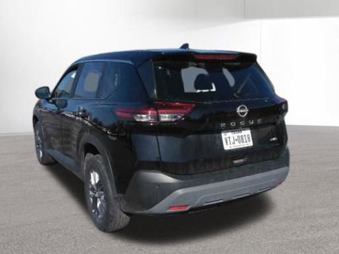 Used 2023 Nissan Rogue S image 5