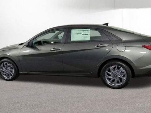 New 2026 Hyundai Elantra Blue image 6