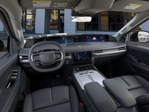 New 2026 Lincoln Navigator Premiere AWD/4WD image 10