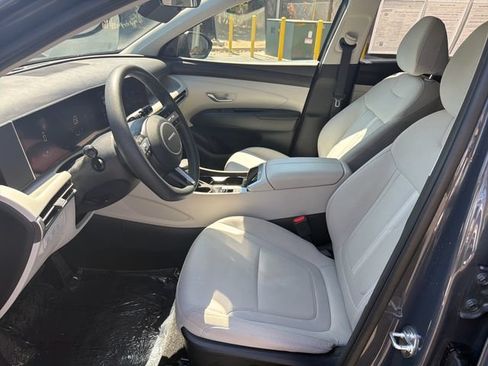Used 2025 Hyundai Tucson SEL FWD image 9