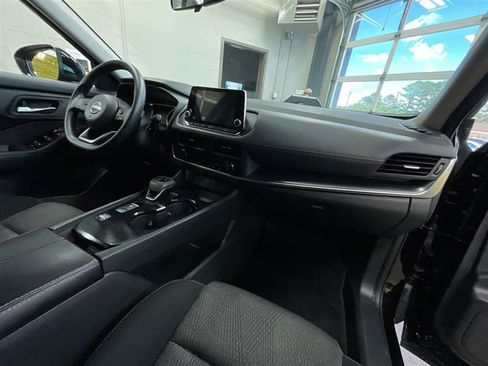 Used 2024 Nissan Rogue SV FWD image 33