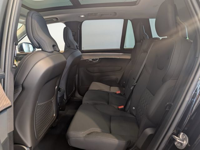 Used 2026 Volvo XC90 B6 Plus w/ Protection Package Premier AWD/4WD image 24