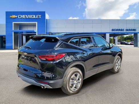 Used 2024 Chevrolet Blazer LT w/ Convenience Package FWD image 4