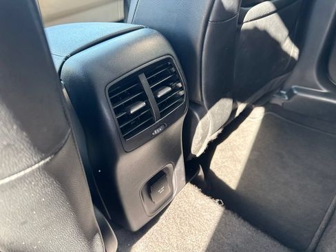 Used 2020 Ford Escape Titanium AWD/4WD image 32