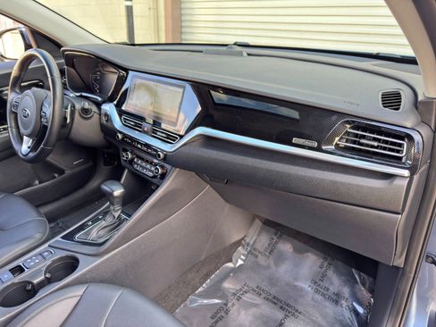 Used 2020 Kia Niro EX Premium FWD image 14