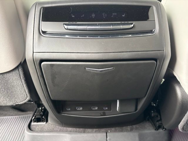 Certified 2025 Cadillac Escalade Sport Platinum w/ LPO, ONYX Package AWD/4WD image 20