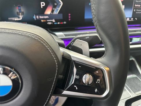 Used 2023 BMW 760i xDrive w/ Executive Package image 23