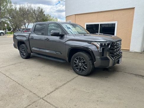Used 2024 Toyota Tundra Platinum AWD/4WD image 5