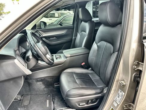 Used 2024 MAZDA CX-90 3.3 Turbo w/ Preferred Package AWD/4WD image 3