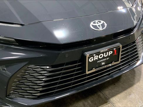 Used 2025 Toyota Camry XLE w/ Premium Plus Package image 30