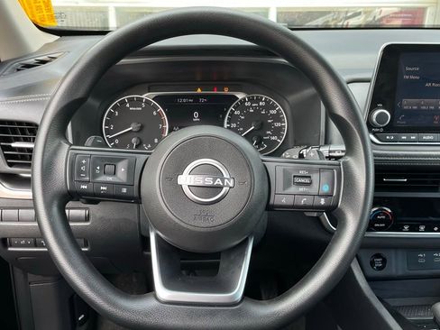 Used 2024 Nissan Rogue SV image 15