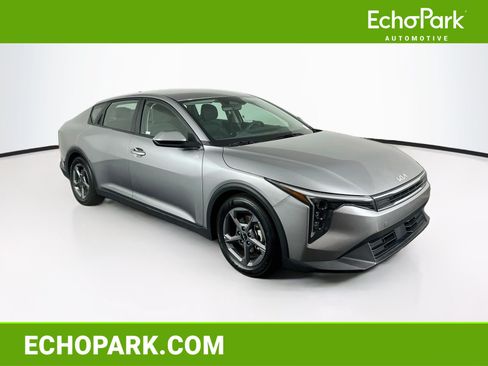 Used 2025 Kia K4 FWD image 1
