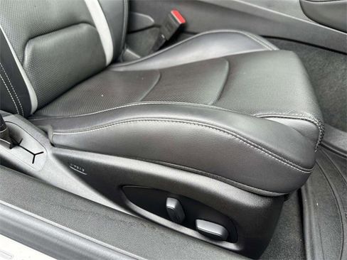 Used 2018 Chevrolet Camaro LT image 9
