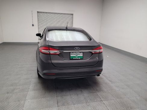 Used 2017 Ford Fusion SE FWD image 6