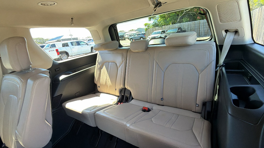 Used 2024 Ford Expedition Limited AWD/4WD image 27