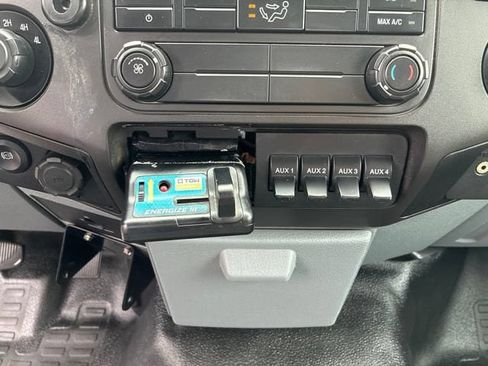 Used 2015 Ford F250 XL w/ Power Equipment Group AWD/4WD image 21