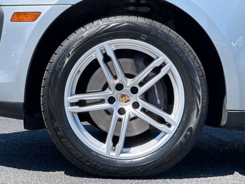 Used 2022 Porsche Macan AWD/4WD image 12