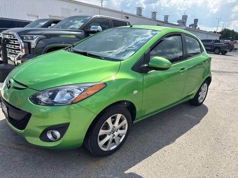 Used 2013 MAZDA MAZDA2 Touring FWD image 9