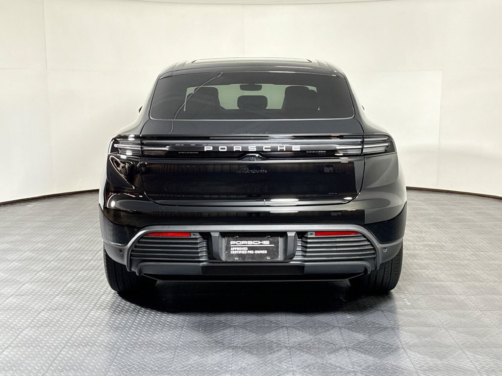 Certified 2026 Porsche Macan Electric RWD image 6