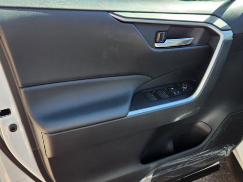 Certified 2025 Toyota RAV4 XLE image 7