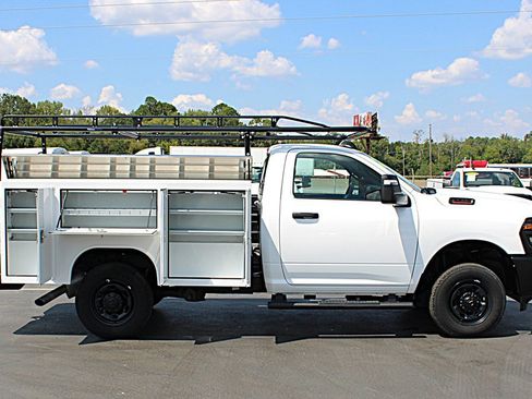 Used 2026 RAM 2500 Tradesman AWD/4WD image 11