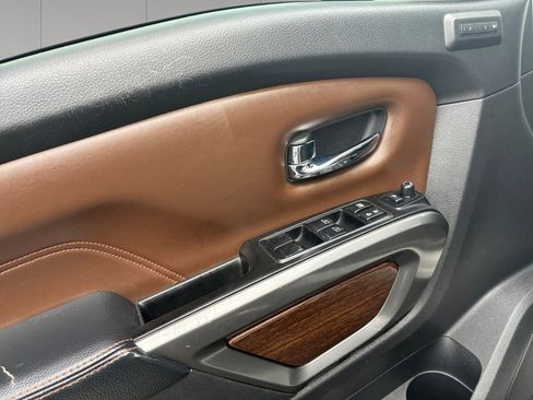 Used 2017 Nissan Titan Platinum Reserve image 11