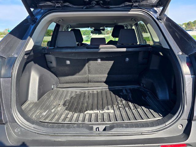 Used 2022 Toyota RAV4 XLE w/ Convenience Package AWD/4WD image 20