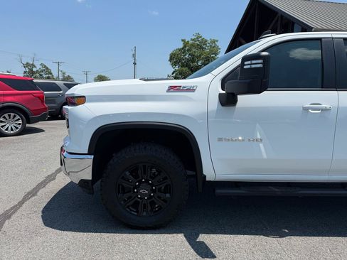 Used 2025 Chevrolet Silverado 2500 LT w/ Convenience Package AWD/4WD image 36