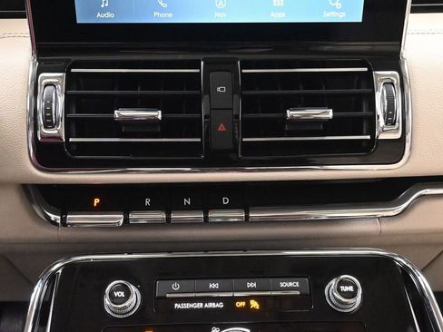 Used 2021 Lincoln Navigator L Reserve w/ Luxury Package image 38