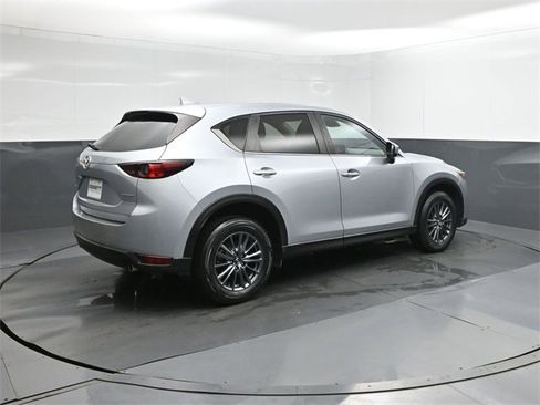 Used 2021 MAZDA CX-5 Touring image 11