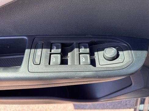New 2026 Volkswagen Taos S FWD image 17