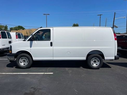 New 2025 Chevrolet Express 2500 Work Van w/ Driver Convenience Package image 4