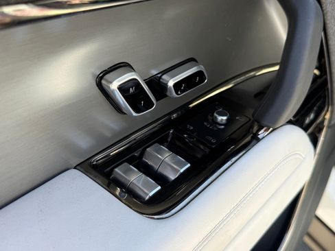 Used 2024 Land Rover Range Rover Sport SE image 22