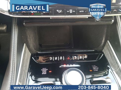 Used 2022 Jeep Wagoneer Series III w/ Premium Group I image 38