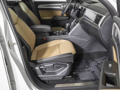 Used 2023 Volkswagen Atlas Cross Sport SE image 44