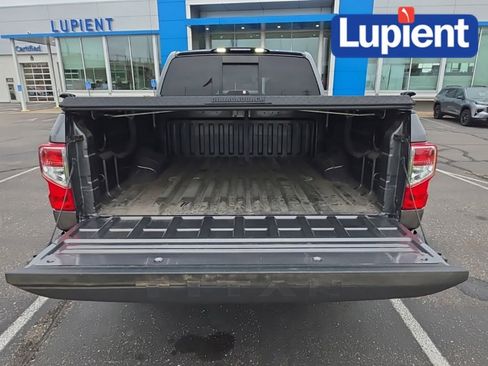 Used 2021 Nissan Titan S AWD/4WD image 14