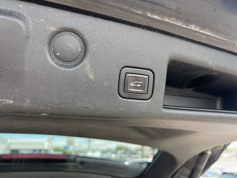 Used 2019 Chevrolet Equinox LT AWD/4WD image 25