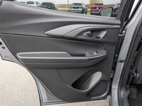 Used 2024 Chevrolet TrailBlazer LT w/ LT Cold Weather Package image 21