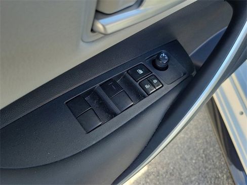 Used 2023 Toyota Corolla SE image 13