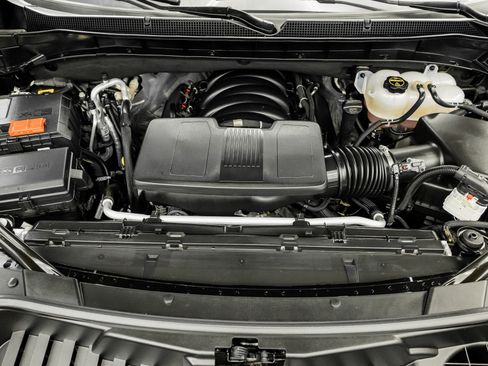 Used 2024 Chevrolet Tahoe Z71 w/ Luxury Package image 27