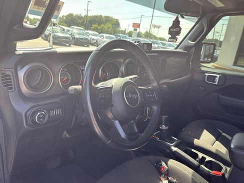 Used 2022 Jeep Gladiator Sport AWD/4WD image 4