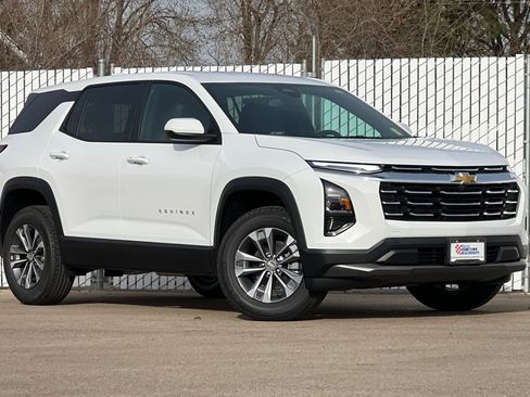 New 2026 Chevrolet Equinox LT w/ Convenience Package II image 2