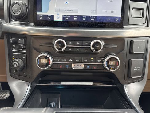 Used 2021 Ford F150 Lariat image 23