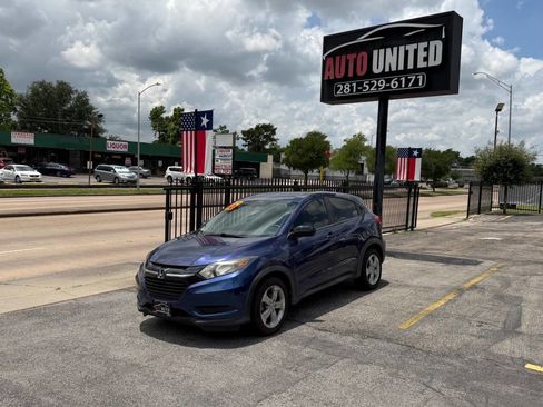 Used 2016 Honda HR-V LX image 1