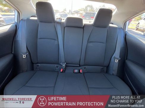 Used 2023 Toyota Corolla LE image 5