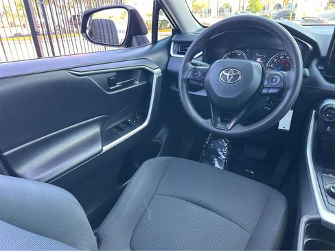 Used 2019 Toyota RAV4 LE image 19