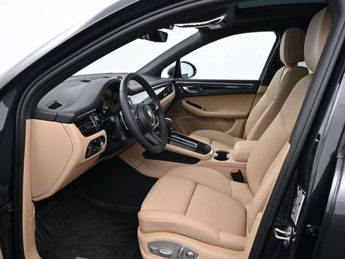 Used 2026 Porsche Macan AWD/4WD image 4