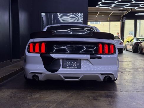 Used 2017 Ford Mustang GT w/ GT Performance Package RWD image 8