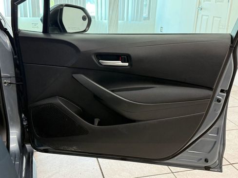 Used 2020 Toyota Corolla LE FWD image 23