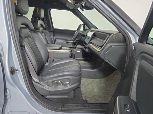 Used 2024 Rivian R1T Adventure AWD/4WD image 23